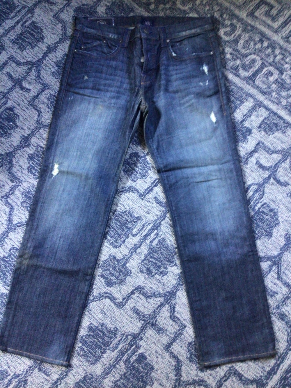 Never worn Rock & Republic Men's Dark Blue Straight Jeans size 36